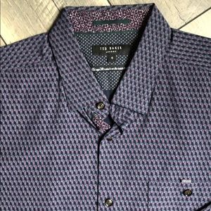 Men’s Casual Fit Button Up